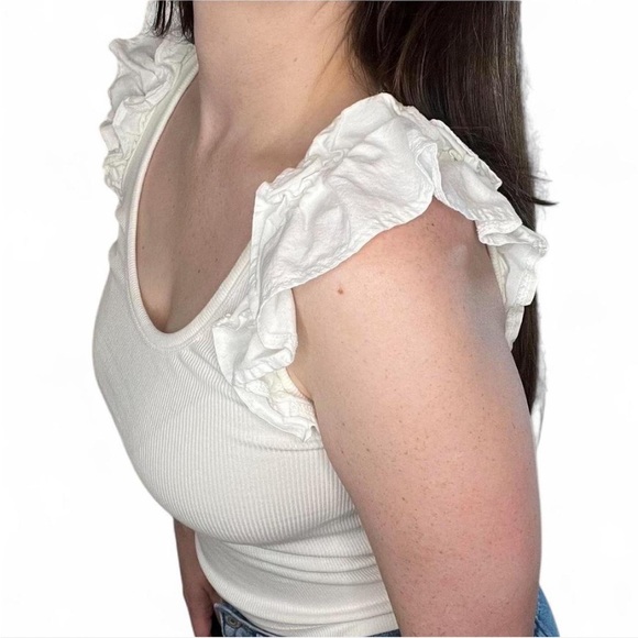 Old Navy Cream ribbed Ruffled Tank Top size XS - Picture 2 of 8